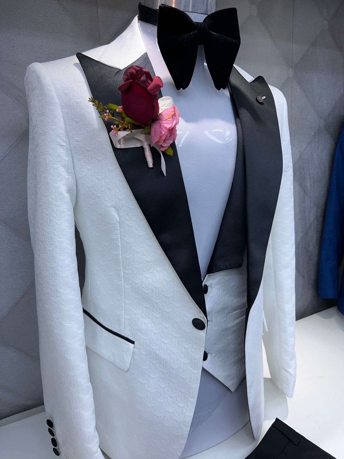 White tuxedo with Black lapel Three-Piece Suit for wedding or formal occasions