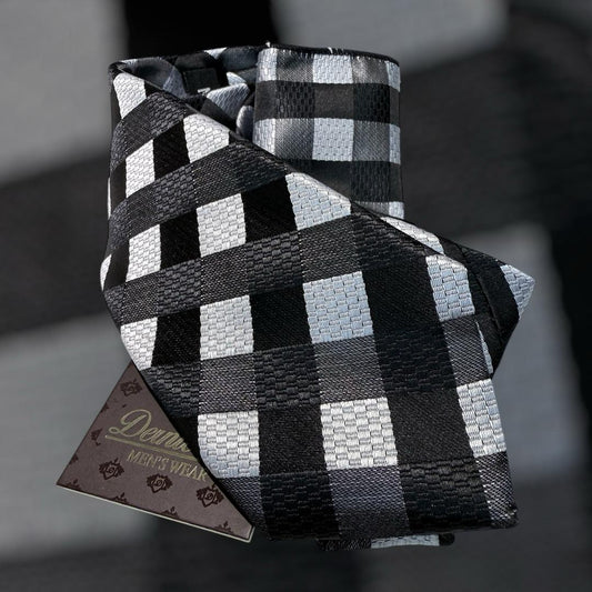 Beautiful Tie and Pocket Square Set