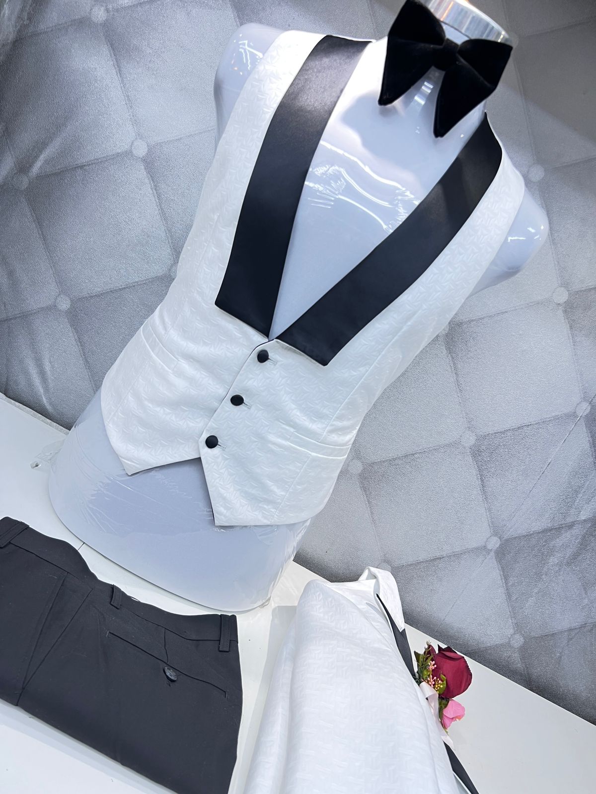 White tuxedo with Black lapel Three-Piece Suit for wedding or formal occasions